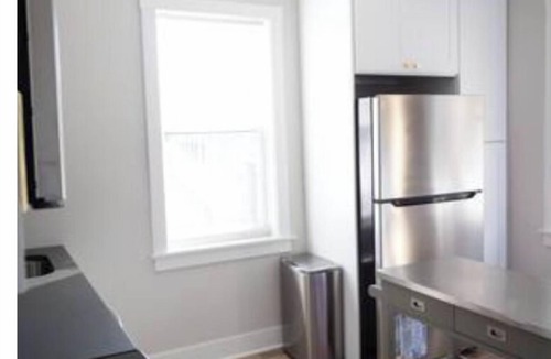 Forest Park Apartment | Large Renovated 1st FL Suite Forest Park/Oak Park