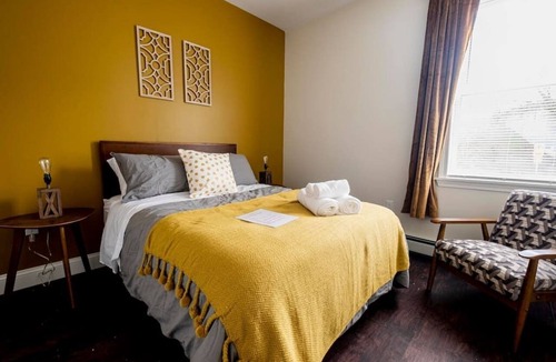 Providence Apartment | Large, Spacious & Modern Apt ★ Great For Families & Groups | Near Downtown