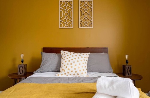 Providence Apartment | Large, Spacious & Modern Apt ★ Great For Families & Groups | Near Downtown
