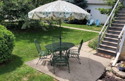 Plainfield Apartment | Large Suite 2 beds plus Murphy full, Victorian Farm Style, Downtown Plainfield