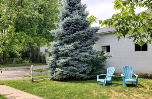 Plainfield Apartment | Large Suite 2 beds plus Murphy full, Victorian Farm Style, Downtown Plainfield