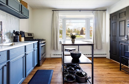 Lockport Apartment | Laundry Room Access, Near Hwy, Convenient Parking Just A Few Feet Away