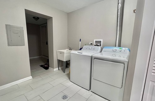 Park Forest House | Lavish Estate : this home is fully renovated