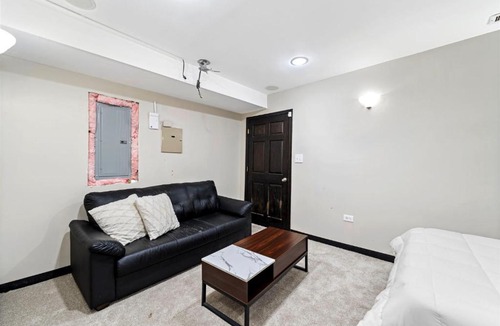 Grand Boulevard Apartment | Lavish Near Lake Downtown & SOX #G
