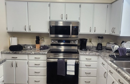 Medina Cabin | Lazy Lake Retreat 3 bed 2 bath. Includes sauna, kayaks, paddle boards, hot tub.