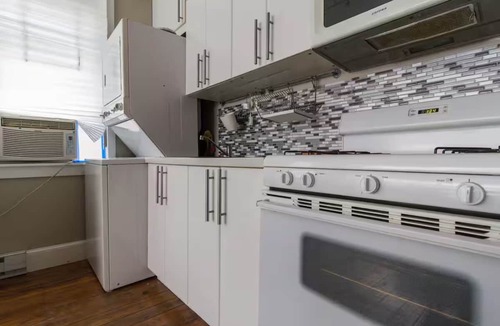 Fishtown Apartment | Le Chic Studio with W/D, AC, Private Patio, and fast WiFi in superb Fishtown
