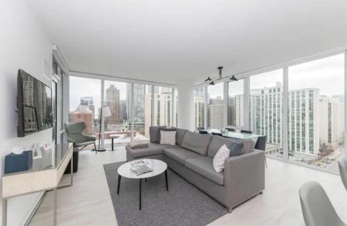 Near North Side Hotel | Level Chicago - Old Town