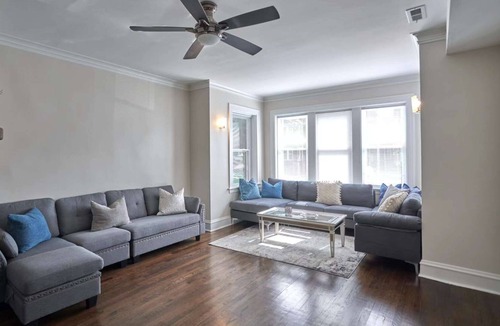 Ravenswood House | Lincoln Square Newly Remolded Unit w/ Central HVAC