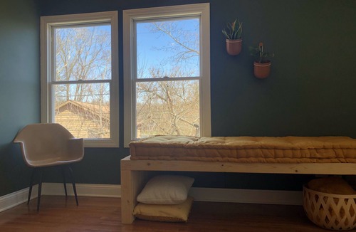 Fox River Grove Cottage | Little Fox Cottage - A Cozy Riverview Getaway