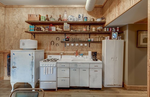 Wicker Park Apartment | Live Like a Local at the Beachwood Inn! Private Balcony Overlooking One of Chicago's Best New Restaurants by AllSet Turnover