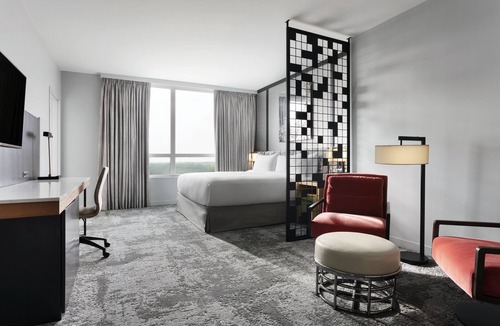 Rosemont Hotel | Loews Chicago O'Hare Hotel