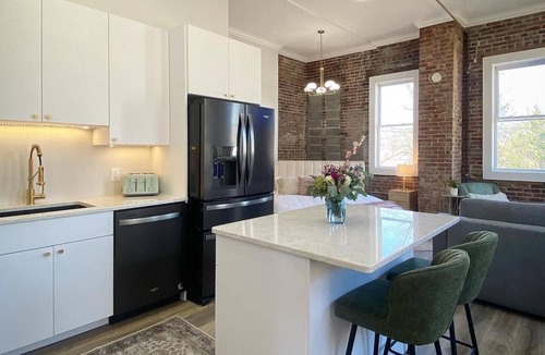 Du Quoin Apartment | Loft Apartment On Main - Sleeps 4