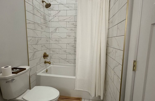 Du Quoin Apartment | Loft Apartment On Main - Sleeps 4