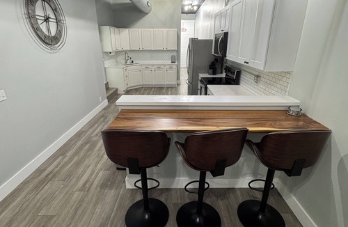 Litchfield Apartment | Loft Living - Small Town Charm n3-bedroom loft in beautiful Downtown Litchfield