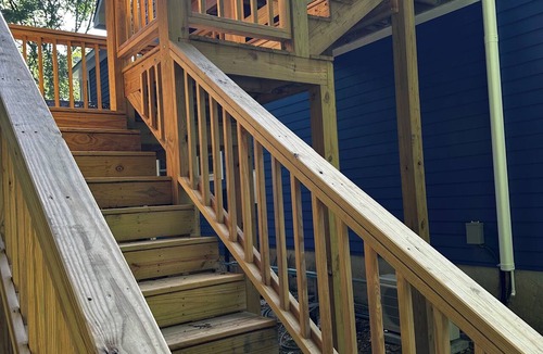 Saint Andrews Apartment | Loft studio in charming Sewanee! Directly on Mt Goat Trail minutes from downtown