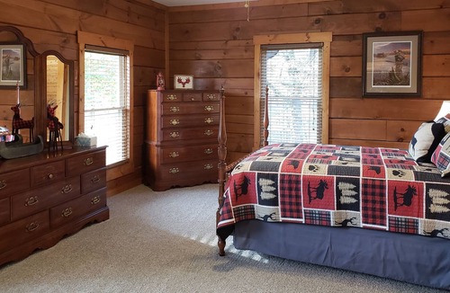 Brookport House | Log Cabin Adjoining Shawnee National Forest