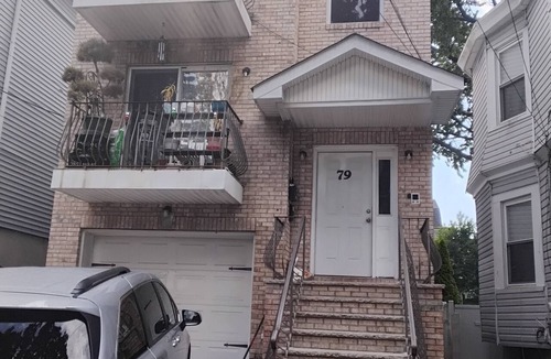 Lower Vailsburg Apartment | Log Comfort 3