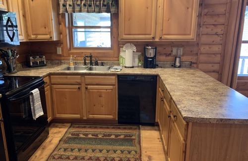Apple River House | Log Home w/hot tub in Apple Canyon Lake
