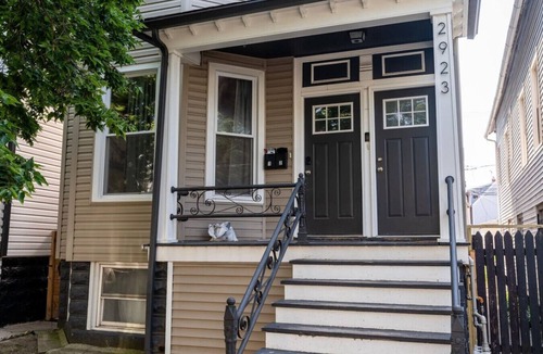 Avondale Apartment | Logan Duplex - Sleeps 14 - 2 Ba