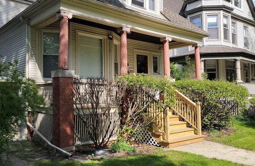 Logan Square House | Logan Square 2Bed/1Bath Fully Furnished W/D Wi- Fi, Direct TV by Blueline Train