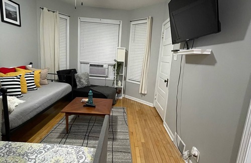 Avondale House | LOGAN SQUARE: Chic, Comfy 1st Floor 2 BDRM APT! Parking Incld!