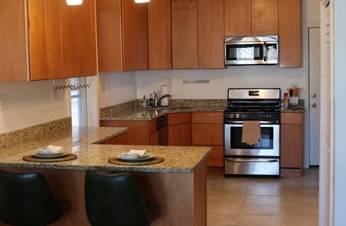 Palmer Square Apartment | Logan Square Loft — Writer’s Retreat Near Blue Line & Cafés