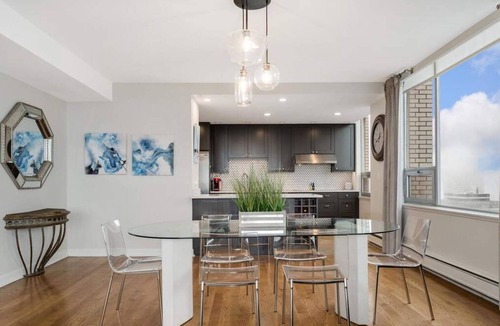 The Loop Condo | Longterm living in Chicago: 3BR Luxury Lakefront@Oak St Beach-pool, gym, decks