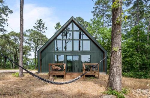 Conroe Ski Chalet | LostForest Cabins