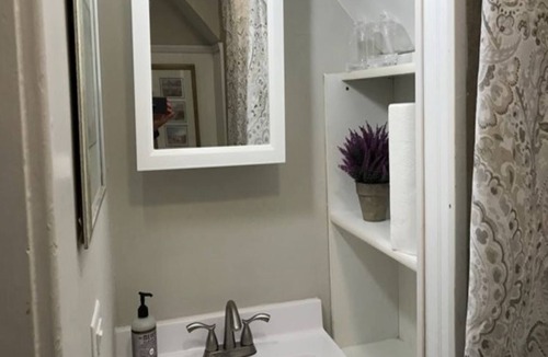 Lake Bluff Apartment | Lovely 1 bedroom Near Great Lakes Naval