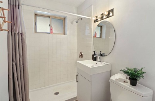 Arlington Heights Apartment | Lovely 1BR Apartment w/Modern Amenities