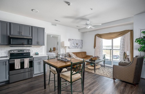 East Moline House | Lovely 2 Bedroom at the Mississippi