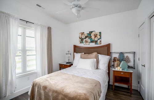 East Moline House | Lovely 2 Bedroom at the Mississippi