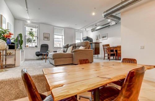 Downtown Springfield Apartment | Lovely 2-Bedroom Unit in Springfield