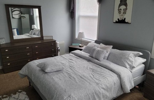 Morgan Park Apartment | Lovely cozy 2 Bedroom Private Suite In Historical Beverly Community