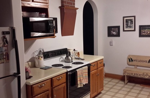 Murphysboro House | Lovely Cozy Country Home Located In the Hills Of Southern Illinois