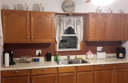 Murphysboro House | Lovely Cozy Country Home Located In the Hills Of Southern Illinois