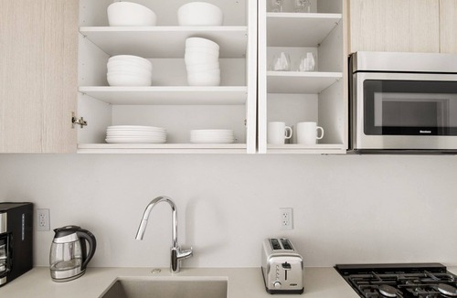 South Loop Apartment | Lovely South Loop 1BR w/Pool, Gym & Spa, nr Grant Park, by Blueground