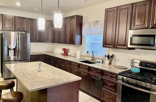 Oak Park Apartment | Lovely vintage Oak Park 3bd 1ba perfectly located Chicago loop & public transit