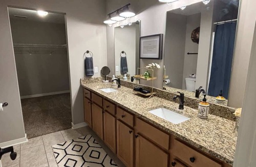 Loves Park Condo | Loves Park Condo: King Bed, Near Water Parks & More!