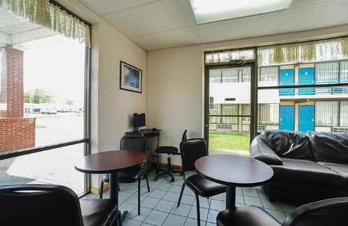 Maryville Hotel | Loyalty Inn Maryville