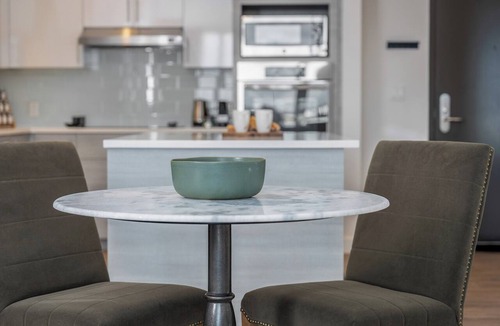 Assembly Square Apartment | Lux 2BR in Assembly Square | Pool & Fitness Center