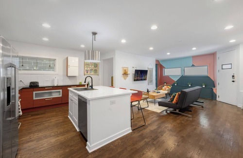 Pulaski Park House | LUX 3-Level Chicago Home +garage & patio