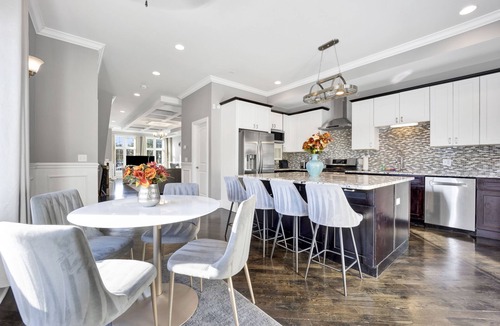 Grand Boulevard House | Lux Home in Chicago 7mins Downtown