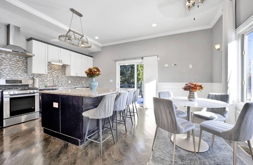 Grand Boulevard House | Lux Home in Chicago 7mins Downtown