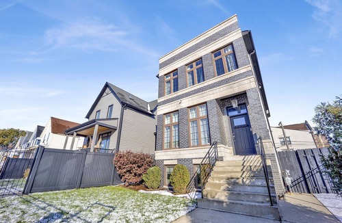 Grand Boulevard House | Lux Home in Chicago 7mins Downtown