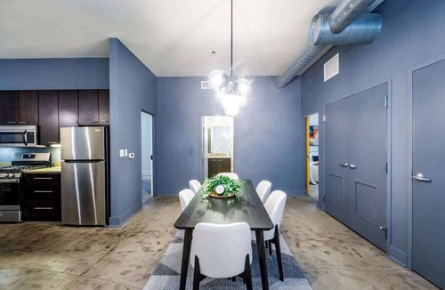 Downtown Pittsburgh Apartment | Luxe 2BR Loft Retreat: Private Terrace & Free Gym