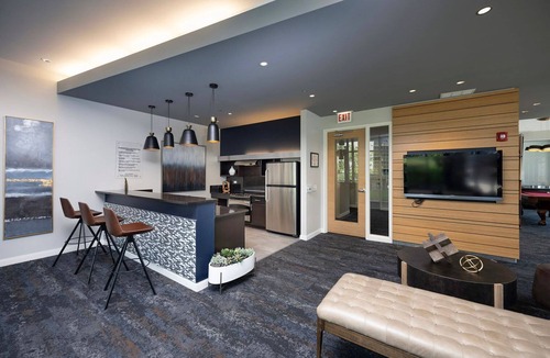 Downtown Chicago Apartment | Luxe Loop Studio w/Gym, Pool & Lounge, 1 block from L, by Blueground