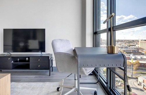 Near West Side Apartment | Luxe West Loop 2BR w/ Gym, Pool & Lounge, 2 blocks from L, by Blueground