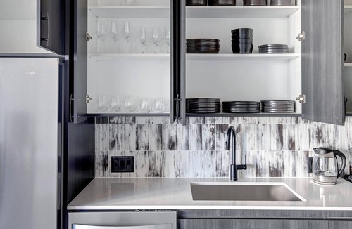 Near West Side Apartment | Luxe West Loop 2BR w/ Gym, Pool & Lounge, 2 blocks from L, by Blueground