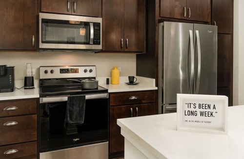 Plato Center Apartment | Luxurious 2 BD2BA -WFH Equipped
